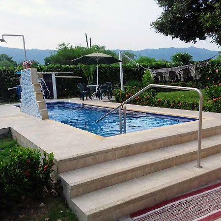 C&H Casa Campestre El Oasis Ricaurte Girardot Acomodação com café da manhã Exterior foto