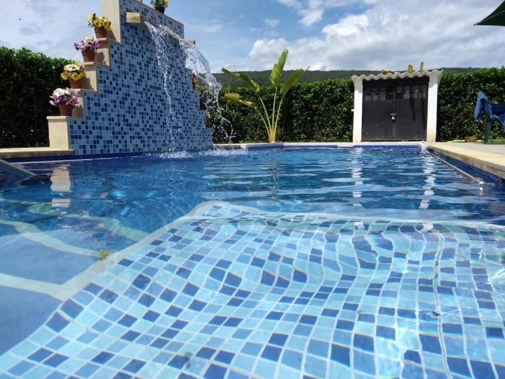 C&H Casa Campestre El Oasis Ricaurte Girardot Acomodação com café da manhã Exterior foto