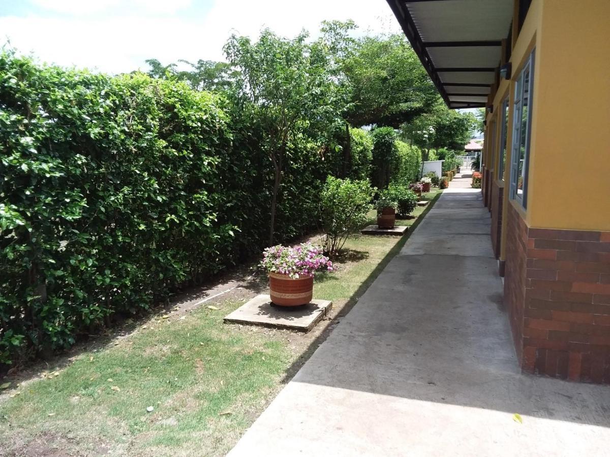 C&H Casa Campestre El Oasis Ricaurte Girardot Acomodação com café da manhã Exterior foto