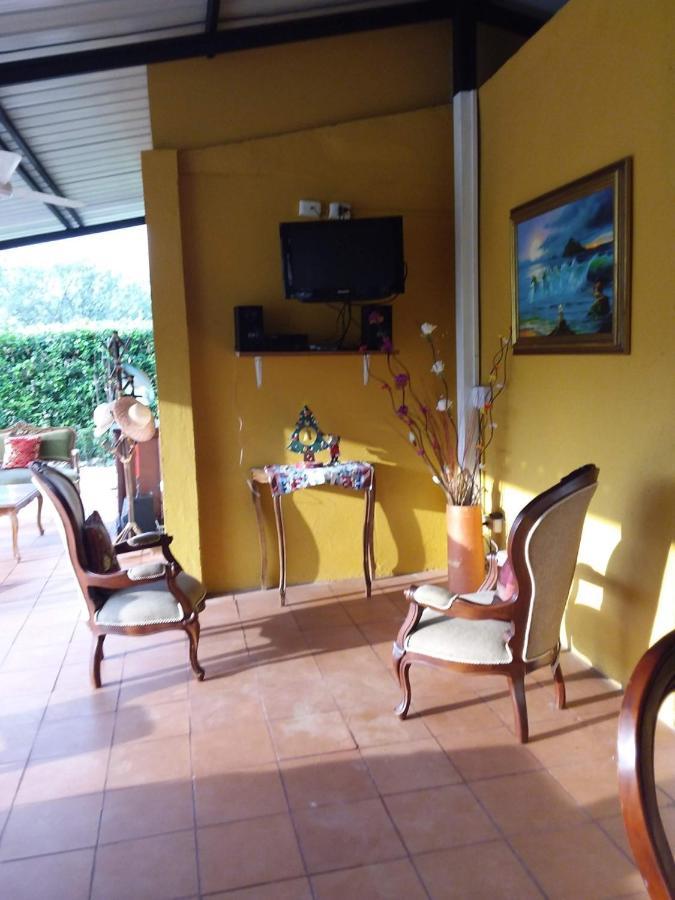 C&H Casa Campestre El Oasis Ricaurte Girardot Acomodação com café da manhã Exterior foto