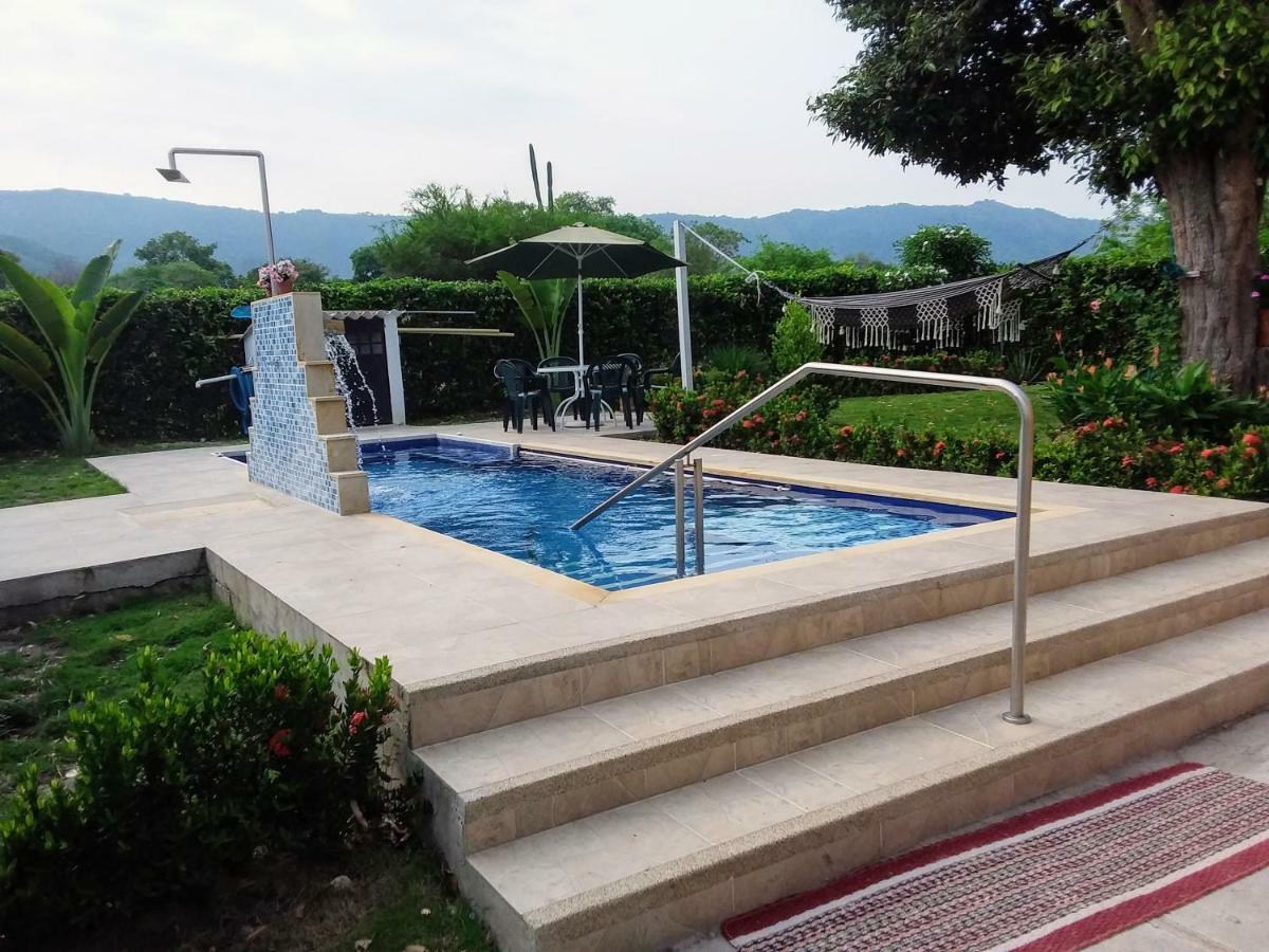 C&H Casa Campestre El Oasis Ricaurte Girardot Acomodação com café da manhã Exterior foto