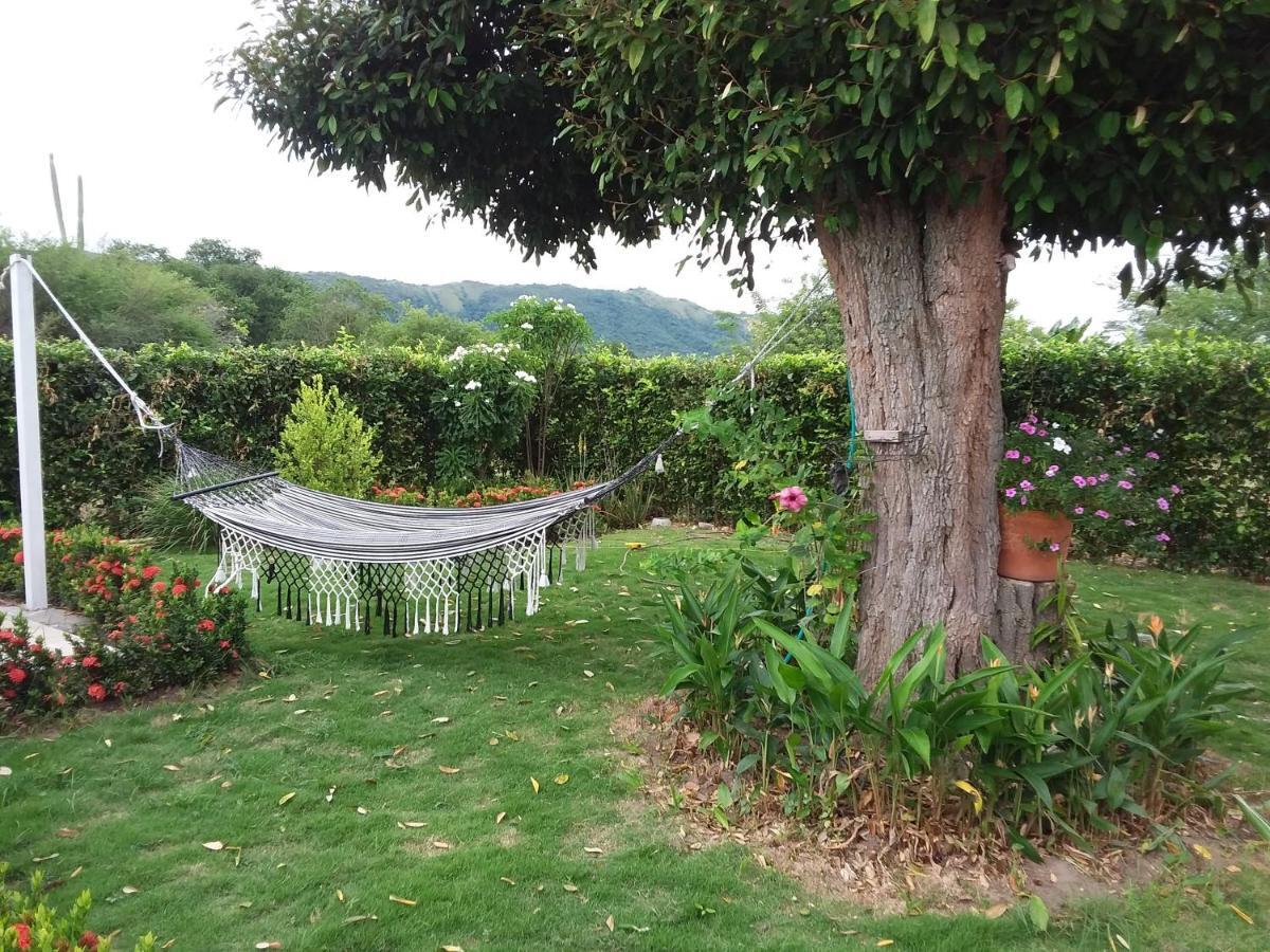 C&H Casa Campestre El Oasis Ricaurte Girardot Acomodação com café da manhã Exterior foto