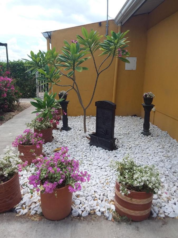C&H Casa Campestre El Oasis Ricaurte Girardot Acomodação com café da manhã Exterior foto